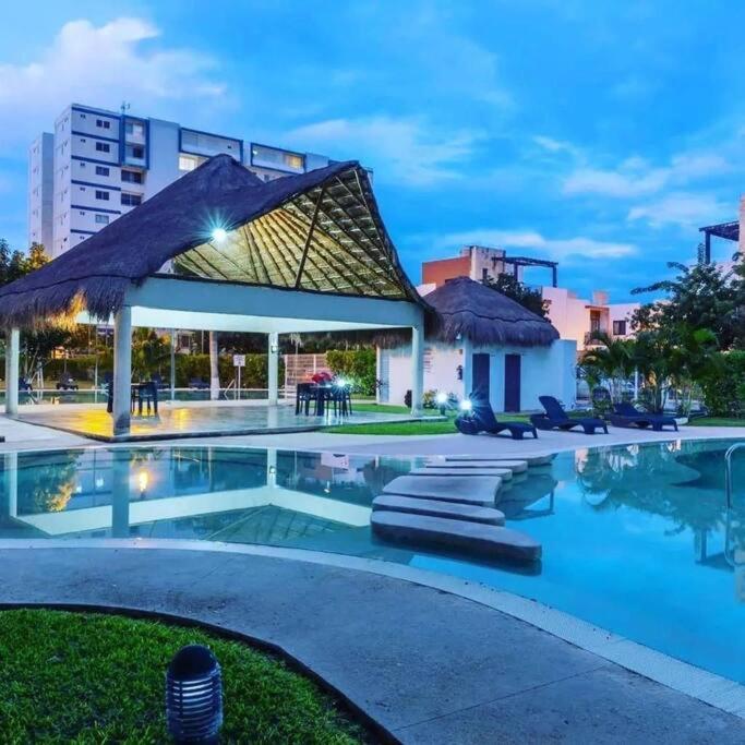 Exclusivo Piscina, Jaccuzi, Centrico. Apartamento Cancún